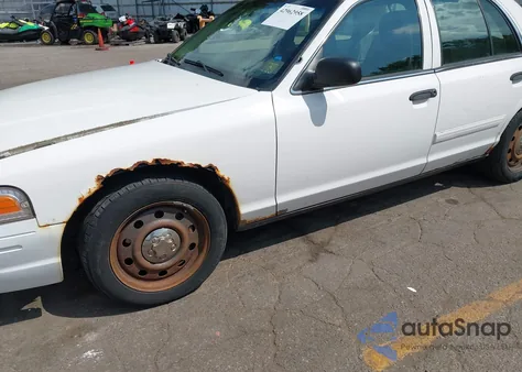 2009 Ford Crown Victoria Police/Police Interceptor z USA, uszkodzony, nr VIN 2FAHP71V29X128245